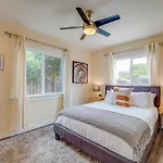 N549 - La Jolla Oasis